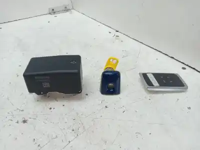 Peça sobressalente para automóvel em segunda mão fechadura da porta dianteira esquerda por renault kadjar life referências oem iam e11047751