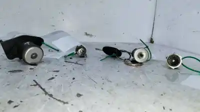 Peça sobressalente para automóvel em segunda mão tampa de combustível por ford fiesta (cbk) 1.4 tdci cat referências oem iam 