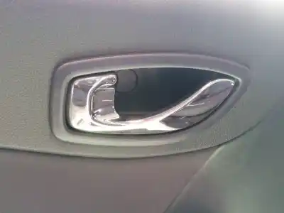 Peça sobressalente para automóvel em segunda mão puxador interior traseiro esquerdo por renault koleos 2.0 dci diesel fap referências oem iam 80671jy