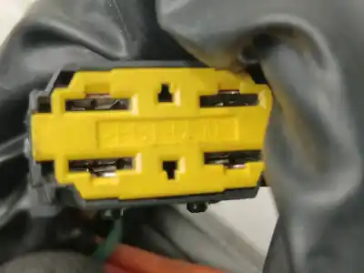 Second-hand car spare part ignition switch for renault twingo (co6) 1.2 alize oem iam references 143408  