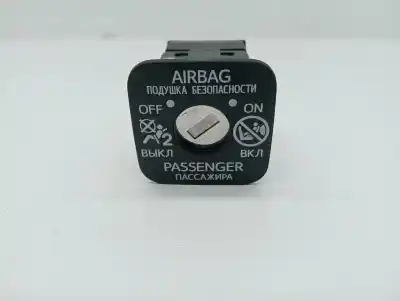 Peça sobressalente para automóvel em segunda mão trocar por toyota yaris (xp21) hybrid style referências oem iam 