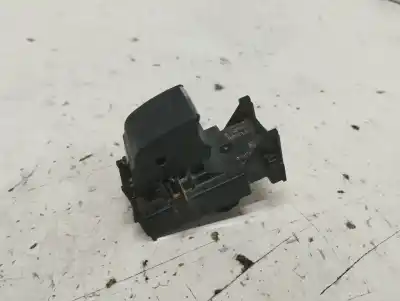 Pièce détachée automobile d'occasion commande de lève vitre arrière gauche pour toyota corolla (e21) hybrid active références oem iam 3551c02