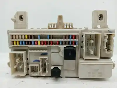 Second-hand car spare part FUSE BOX UNIT for VOLVO V50 FAMILIAR  OEM IAM references 30765015  