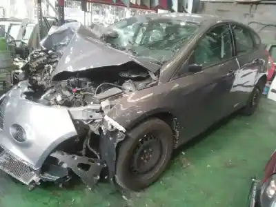 Peça sobressalente para automóvel em segunda mão guarda-lamas dianteiro esquerdo por ford focus lim. (cb8) 1.6 tdci cat referências oem iam 