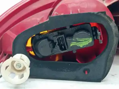 Recambio de automóvil de segunda mano de piloto trasero derecho para seat leon (1p1) reference referencias oem iam 98205600  
