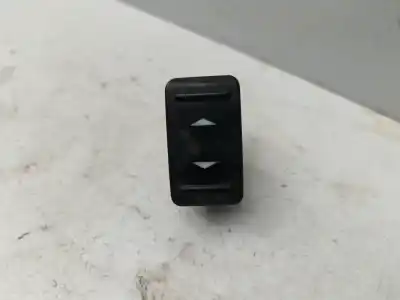 Peça sobressalente para automóvel em segunda mão Botão / Interruptor Elevador Vidro Dianteiro Direito por FORD KUGA (CBV) Titanium Referências OEM IAM 7M5T14529AA  