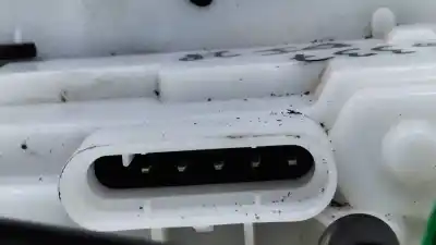 Second-hand car spare part left front door lock for citroen c2 vtr oem iam references 52187680  