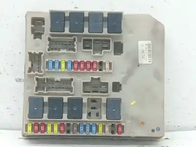 Peça sobressalente para automóvel em segunda mão Caixa De Fusíveis E Relés por RENAULT CLIO III Dynamique Referências OEM IAM R12K130161  