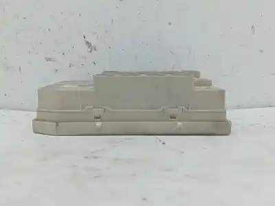 Second-hand car spare part fuse box unit for renault clio iii dynamique oem iam references r12k130161  