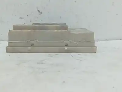 Second-hand car spare part fuse box unit for renault clio iii dynamique oem iam references r12k130161  