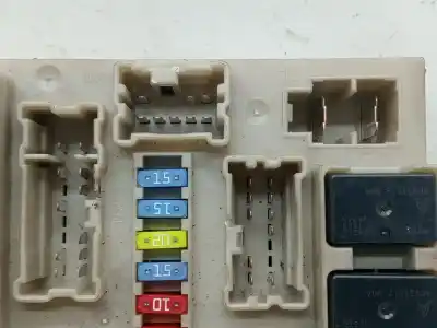 Second-hand car spare part fuse box unit for renault clio iii dynamique oem iam references r12k130161  