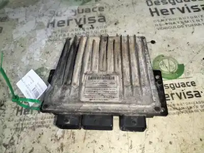 Pièce détachée automobile d'occasion Calculateur Moteur Ecu pour RENAULT CLIO II FASE II (B/CB0) 1.5 dCi Diesel Références OEM IAM 8200284277  