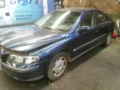 İkinci el araba yedek parçası SOL ÖN ÇAMURLUK için VOLVO S60 BERLINA 2.4 (125kW) OEM IAM referansları   