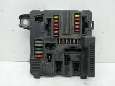 Pièce détachée automobile d'occasion BOÎTES À FUSIBLES pour RENAULT MEGANE II CLASSIC BERLINA Confort Dynamique Références OEM IAM 8200306033A  