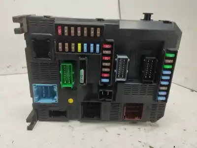 Pièce détachée automobile d'occasion BOÎTES À FUSIBLES pour PEUGEOT 308 Active Références OEM IAM 980705418001  