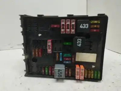 Peça sobressalente para automóvel em segunda mão Caixa De Fusíveis E Relés por AUDI A3 (8P) 2.0 TDI Ambiente Referências OEM IAM 1K0937124K  