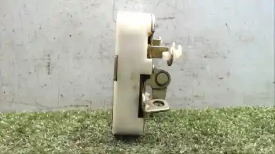 Pezzo di ricambio per auto di seconda mano serratura porta anteriore sinistra per nissan vanette (c220) ld20 riferimenti oem iam 8050314c00