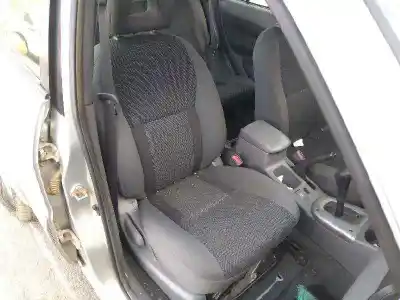 Second-hand car spare part right front seat for toyota rav4 (a2) 1azfe oem iam references 