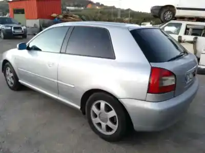 Peça sobressalente para automóvel em segunda mão farolim traseiro esquerdo por audi a3 (8l1) 1.9 tdi referências oem iam 8l0945095a