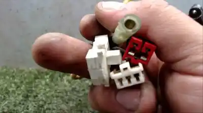 Автозапчастина б/у кільце піддушки безопасности для mitsubishi l 200 k6 7 2500 td glx 4-ptas. посилання на oem iam   