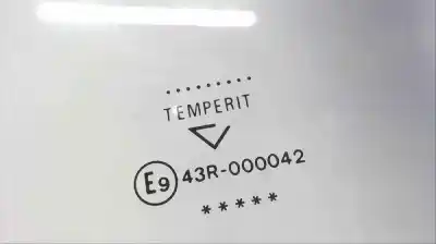 Pièce détachée automobile d'occasion vitre triangulaire custode arrière droit pour nissan terrano/terrano.ii (r20) td27 références oem iam 43r000257