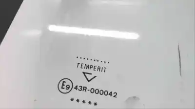 Pièce détachée automobile d'occasion vitre triangulaire custode arrière gauche pour nissan terrano/terrano.ii (r20) td27 références oem iam 43r000042