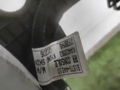 Peça sobressalente para automóvel em segunda mão apoio de braço consola central por kia carens (rp) d4fd referências oem iam 