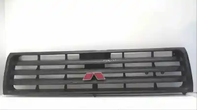Автозапчастина б/у центральна решіта бампера для mitsubishi montero   (l04_g, l14_g) 2.5 td (l044g l049g) посилання на oem iam mb831059  