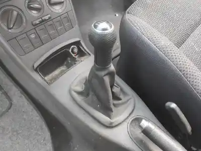 Peça sobressalente para automóvel em segunda mão botão da alavanca de velocidades por volkswagen polo iii classic (6v2) 60 1.4 referências oem iam 