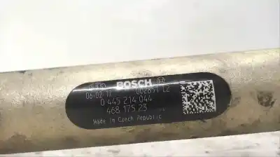 Pièce détachée automobile d'occasion rampe d'injecteur pour corsa combo corsa c familiar références oem iam 0445214044