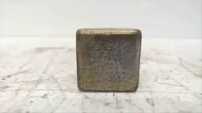 Pezzo di ricambio per auto di seconda mano relè per land rover range rover evoque 2.2 110cv riferimenti oem iam 8687a87  