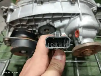 Автозапчастина б/у роздавальна коробка для ssangyong musso 2.9 d посилання на oem iam 3200005003  