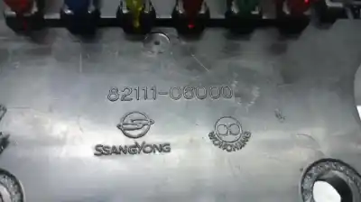 Second-hand car spare part fuse box unit for ssangyong korando 2.9 turbodiesel cat oem iam references 8211106000  