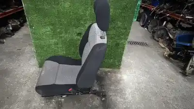 Second-hand car spare part right front seat for nissan pickup d22 td doble cabina navara 4x4 oem iam references 87000vk810