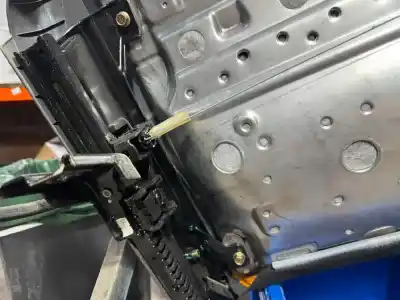 Second-hand car spare part right front seat for mitsubishi montero (v20/v40) 2.5 91kw oem iam references mr651149  