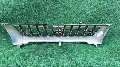 Автозапчастина б/у передня решіта для mitsubishi l 200 k6 7 2500 td glx 4-ptas. посилання на oem iam mr241064  