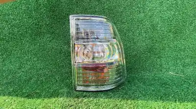 Автозапчастина б/у правий ліхтар для mitsubishi montero (v60/v70) 3.2 di-d avance посилання на oem iam 8330a566  