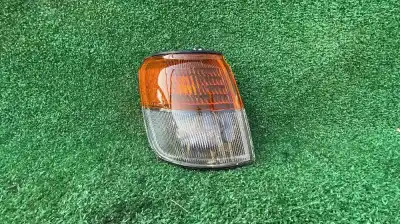 Автозапчасти б/у правый передний пилот за mitsubishi montero v20 v40 2800 td glx 5-ptas. ссылки oem iam mb831082  