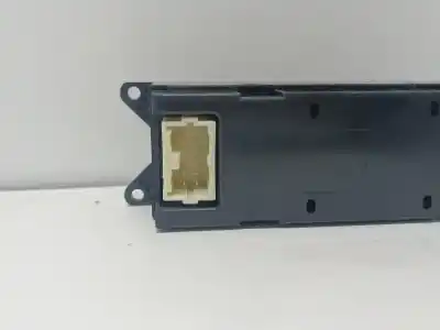 Recambio de automóvil de segunda mano de MANDO ELEVALUNAS DELANTERO IZQUIERDO para MITSUBISHI GALLOPER (HYUNDAI) 2.5 TDI S.E. Confort referencias OEM IAM MR277357  