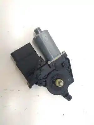 Pezzo di ricambio per auto di seconda mano MOTORE ALZACRISTALLI POSTERIORE DESTRO per VOLKSWAGEN PASSAT BERLINA (3B2)  Riferimenti OEM IAM 0130821696  