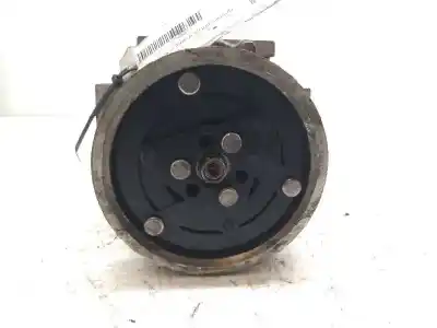 Peça sobressalente para automóvel em segunda mão COMPRESSOR DE AR CONDICIONADO A/A A/C por DACIA SANDERO  Referências OEM IAM 8200866440 4 OREJAS 0211011844