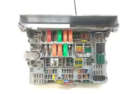 İkinci el araba yedek parçası Röle/sigorta Kutusu için BMW SERIE 3 BERLINA (E90) 2.0 Turbodiesel CAT OEM IAM referansları   