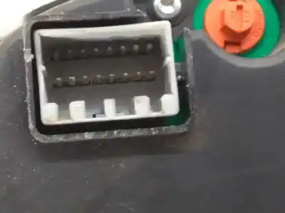 Peça sobressalente para automóvel em segunda mão quadrante por kia cee'd fastback (ed) 1.4 referências oem iam 940031h050  