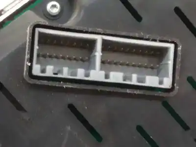 Peça sobressalente para automóvel em segunda mão quadrante por kia cee'd fastback (ed) 1.4 referências oem iam 940031h050  