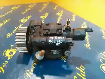 Pièce détachée automobile d'occasion Pompe à Injection pour RENAULT SCENIC II 1.5 dCi Diesel 106 CV / 78 KW Références OEM IAM 8200430599 A2C20000754 SIEMENS 5WS40153