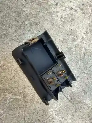 Автозапчастина б/у передні вікний вмикач для audi a4 avant (b5) 1.8 20v посилання на oem iam 8d1959515  