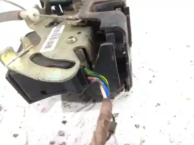 Pièce détachée automobile d'occasion SERRURE DE PORTE AVANT DROITE pour MERCEDES VANEO (W414) FURGONETA COMPACTA  Références OEM IAM 89599077 5 CABLES 