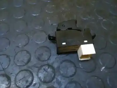 Pezzo di ricambio per auto di seconda mano Comando Alzacristalli Posteriori Destro per KIA CARNIVAL CARNIVAL (2006 - 2012) Riferimenti OEM IAM 935762D000  