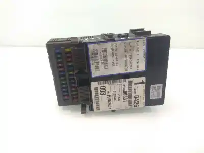 Pièce détachée automobile d'occasion boîtes à fusibles pour renault laguna grandtour (k56) 1.8 cat références oem iam 8200096831  