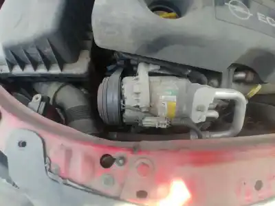 Second-hand car spare part air conditioning compressor for opel astra gtc 1.7 16v cdti oem iam references 13124751 2 tomas por arriba 3 orejas